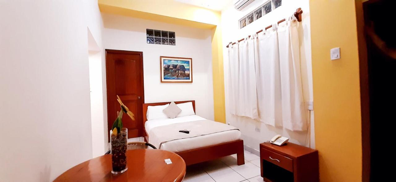 Hostal Huayruro Iquitos Exterior foto