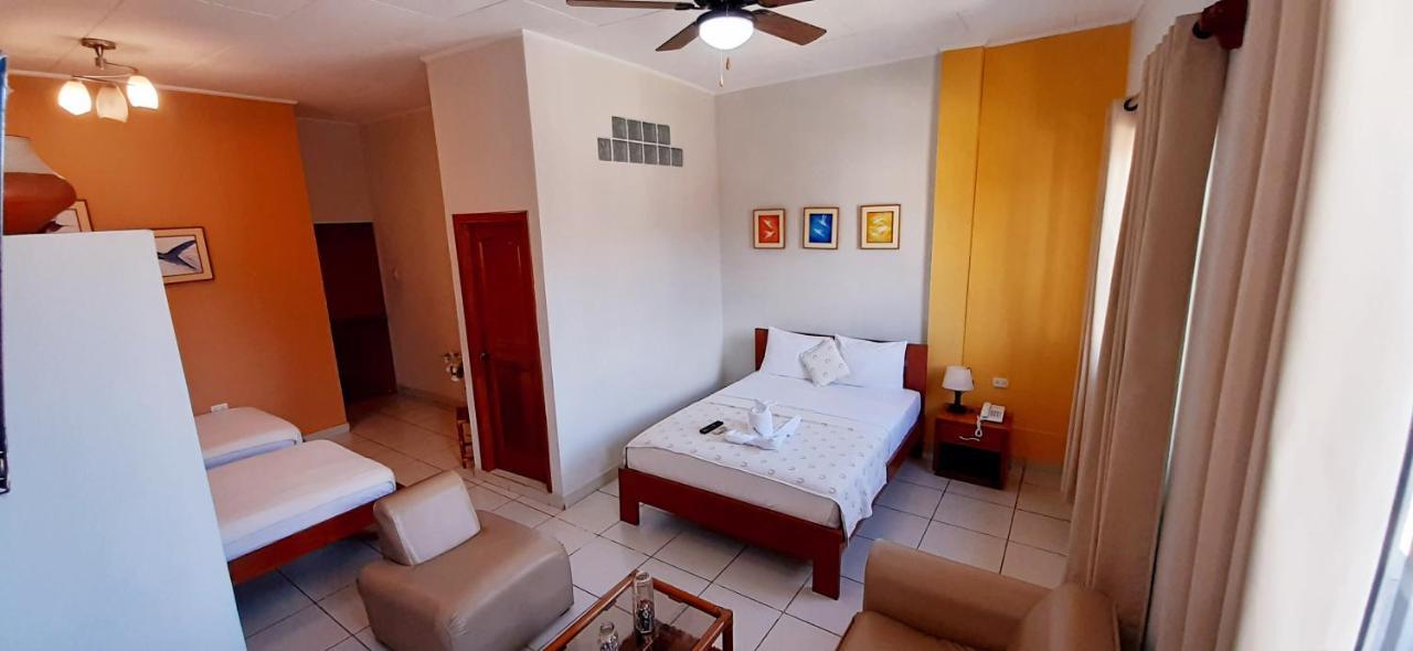 Hostal Huayruro Iquitos Exterior foto