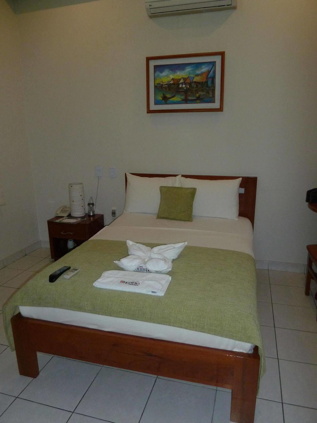 Hostal Huayruro Iquitos Exterior foto