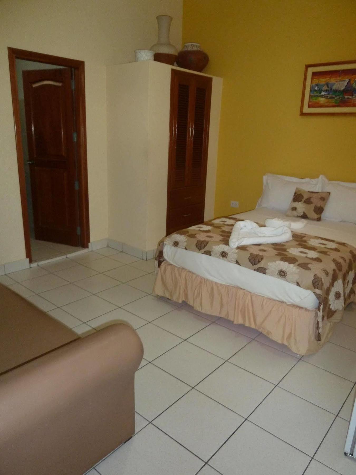 Hostal Huayruro Iquitos Exterior foto